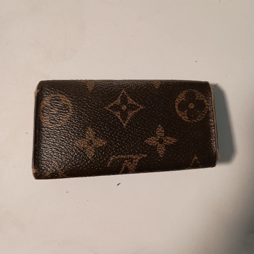 Authentic LOUIS VUITTON Monogram Multicles 4 Key Case